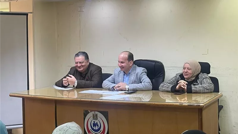 وكيل وزارة الصحة بالدقهلية يعقد اجتماعًا موسعًا مع مديري الإدارات الصحية استعدادًا لعيد الفطر