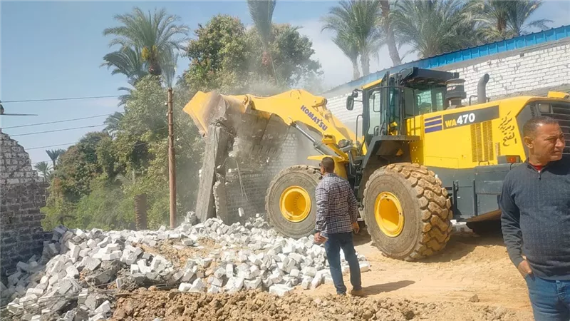 الموجة 28 تضرب بقوة.. إزالة 26 حالة تعدٍ على أراضي الدولة بأسيوط