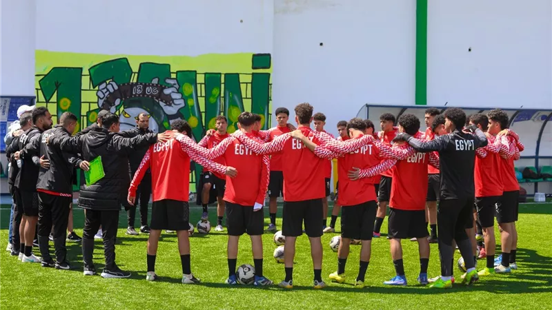 وصول بعثة منتخب مصر إلى القاهرة بعد مواجهة إسبانيا وديا