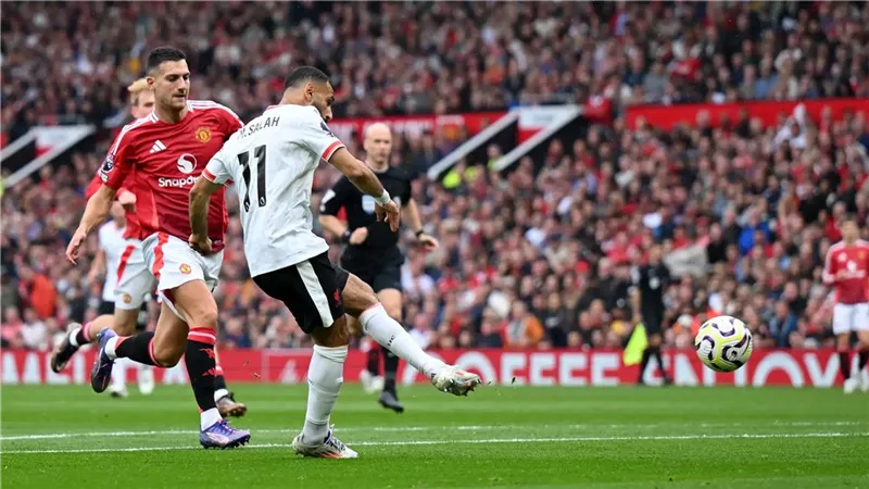 تغيير موعد مباراة ليفربول ومانشستر يونايتد في الدوري الإنجليزي