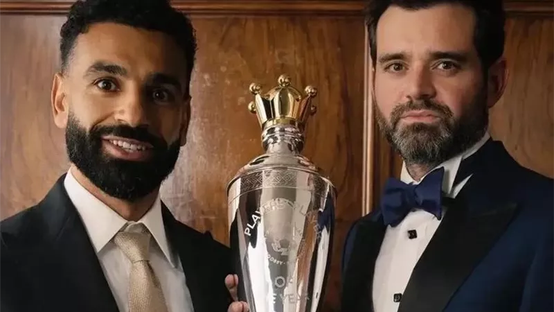 ذا أتلتيك تكشف كواليس اتفاق محمد صلاح مع ليفربول على الرحيل مجانًا