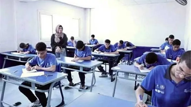 نقلة تقنية.. نظام البوكليت لطلاب الدبلومات الفنية هذا العام