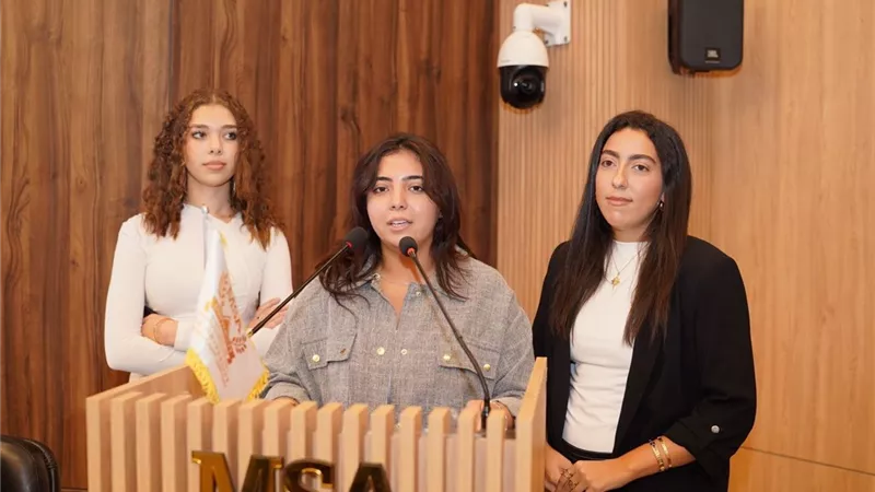 نجوم الفن والإعلام يدعمون حملة 