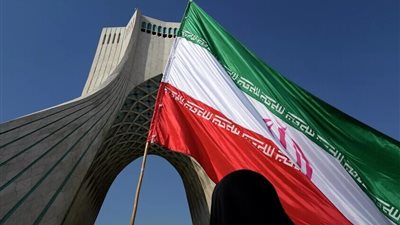 مديديف: مضيق هرمز سلاح استراتيجي بيد إيران.. وباب المندب سلاح نووي حراري