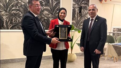البحوث الطبية والطب التجديدي يُكرم الدكتورة جينا الفقي لدورها في دعم 