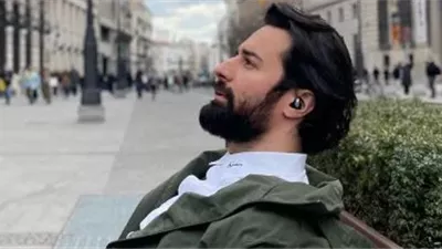 هل دخل القفص الذهبي؟.. صور غامضة تشعل الجدل حول زواج أحمد حاتم