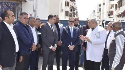 محافظ بورسعيد يتابع أعمال حملة تحصين الكلاب ضد مرض 