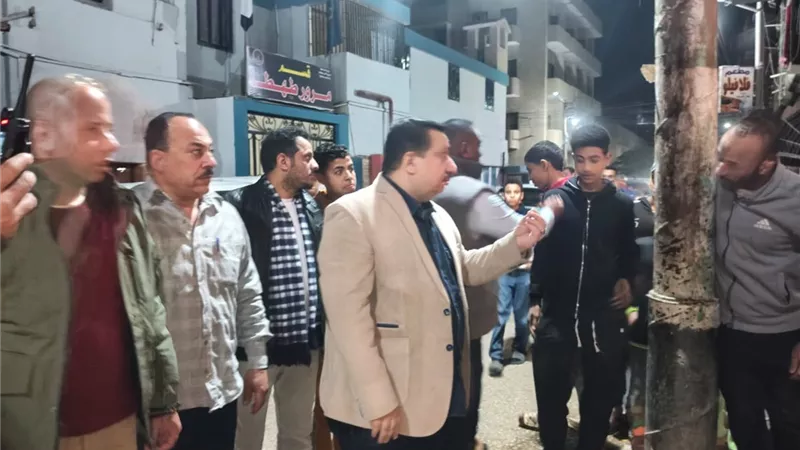 لليوم الثالث.. حملات مكثفة بطهطا لتطبيق مواعيد الغلق وترشيد استهلاك الكهرباء