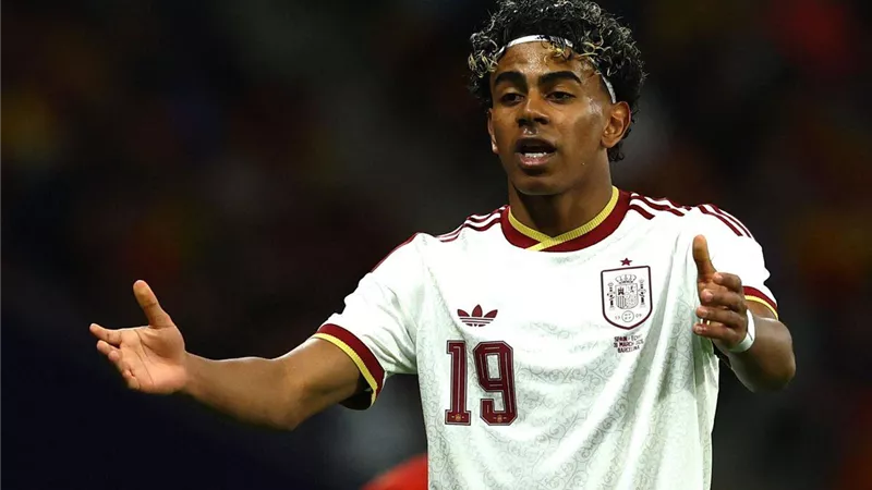 لامين يامال يثير القلق قبل نهائي كأس العالم.. هل يلحق بمواجهة الأرجنتين؟ 