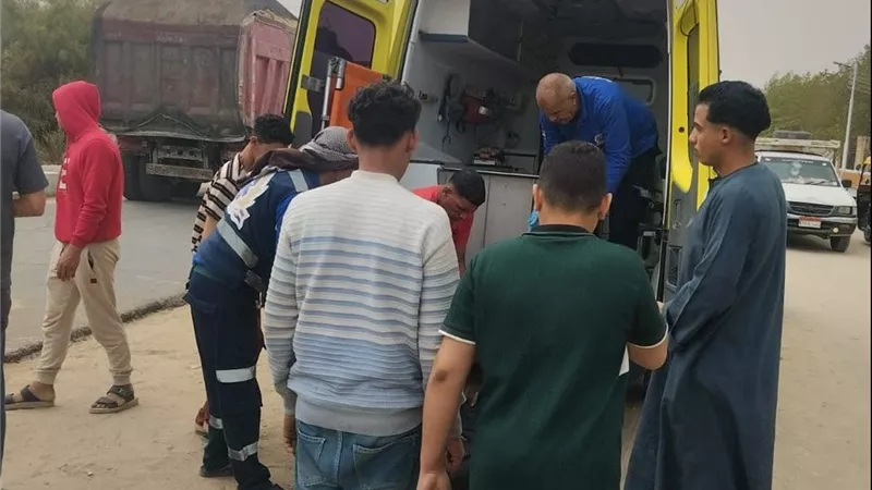 تفاصيل مصرع شاب صدمته سيارة في مركز الغنايم بأسيوط