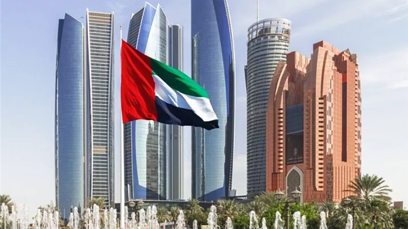 الإمارات تدين استهداف ناقلة نفط تابعة لها وتطالب إيران بفتح مضيق هرمز