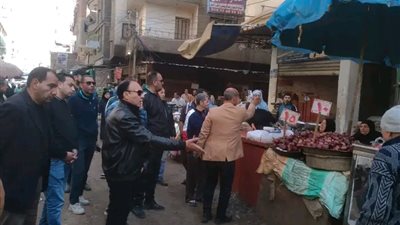محافظ الدقهلية يوجه بفتح ممر آمن بسوق كفر البدماص بالمنصورة 