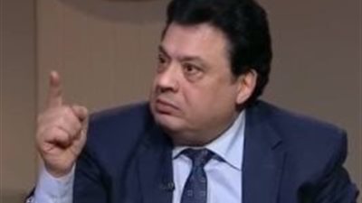 عادل عصمت: الحجاب ليس فرضًا.. وتغطية الجيوب هي الواردة في القرآن