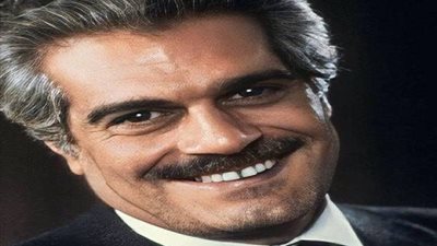 عمر الشريف.. “لورانس العرب” الذي خطف قلوب العالم من بوابة السينما المصرية