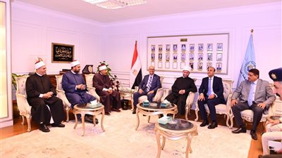 رئيس جامعة أسيوط: حريصون على إعداد كوادر قادرة على الإسهام بفاعلية في بناء الوطن