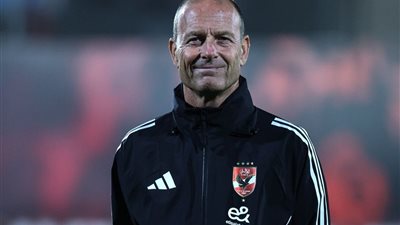 الأهلي والزمالك.. قمة مشتعلة الليلة وصراع ناري على صدارة الدوري
