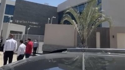 وفد الأهلي يصل اتحاد الكرة لمراجعة تسجيلات الـ VAR في مباراة سيراميكا كليوباترا