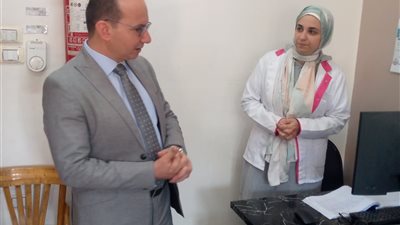 جولة مفاجئة لوكيل صحة الدقهلية بالمركز الصحي العام بالمنصورة.. وإحالة المقصرين للتحقيق 