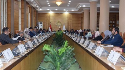  رئيس جامعة بنها يؤكد على الاستخدام الأمثل للموارد وترشيد الطاقة بكافة المنشآت