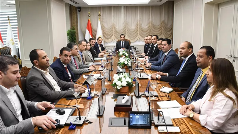 وزير الرياضة يتابع مستجدات الموقف التنفيذي لاستعدادات استضافة مصر لدورة الألعاب الأفريقية 2027