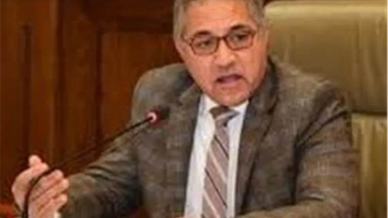 تصفيق حاد للنائب السابق أحمد السجيني خلال اجتماع لجنة الإدارة المحلية.. تفاصيل