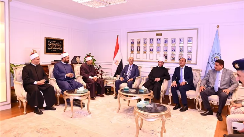 رئيس جامعة أسيوط: حريصون على إعداد كوادر قادرة على الإسهام بفاعلية في بناء الوطن