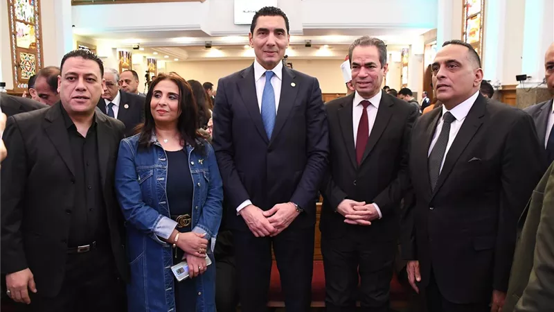 وزير الرياضة يشهد احتفالات عيد القيامة المجيد.. ويؤكد: مصر نموذج فريد للتعايش