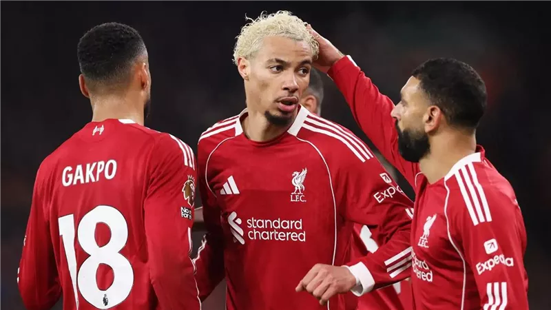 رباعي ليفربول مهدد بالغياب عن مباراة باريس سان جيرمان في دوري أبطال أوروبا
