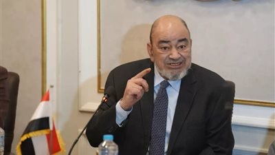 شعبة المستلزمات الطبية تناقش ملف التوريدات مع نائب رئيس الشراء الموحد 
