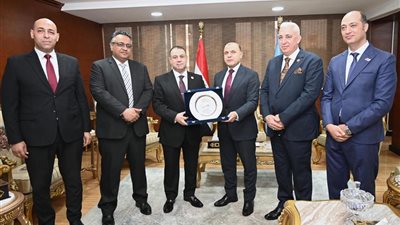  محافظ الغربية يلتقي مجلس إدارة نادي قضاة طنطا لبحث آفاق التعاون