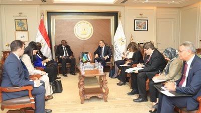 وزير التعليم العالي يستقبل نظيره الرواندي وسفير رواندا لبحث تعزيز الشراكة الأكاديمية