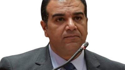 برلماني بتقدم بطلب إحاطة عاجل بسبب تدنى رواتب المعلمين