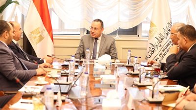 لدعم المشروعات التطبيقية.. وزير التعليم العالي يبحث سبل الشراكة مع الجامعات والمراكز البحثية 