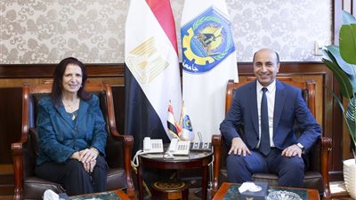 رئيس جامعة دمنهور يستقبل مدير هيئة الفولبرايت لبحث آفاق التعاون الأكاديمي والبحثي 