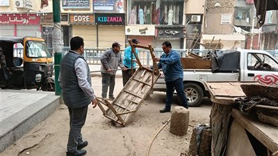 إزالات فورية لعدد من الاشغالات الثابتة والمتحركة خلال حملة مكبرة بالمنوفية
