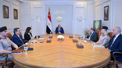 الرئيس السيسى يعقد اجتماعًا لمتابعة تطورات محاور وخطة عمل وزارة الإسكان