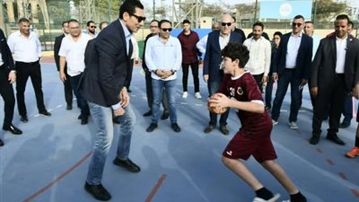 وزير الرياضة ومحافظ الجيزة يتفقدان تطوير نادي الصيد بأكتوبر