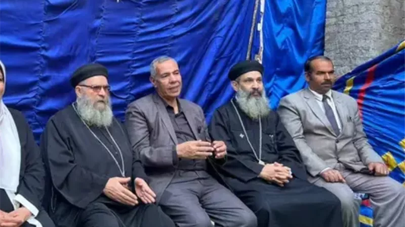 رئيس مركز السنبلاوين يشارك الأقباط احتفالات عيد القيامة ويؤكد: مصر نموذج فريد للوحدة الوطنية