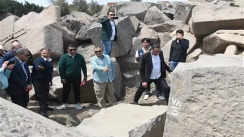 الأمين العام لمجلس الآثار في جولة تفقدية بمنطقة آثار بهبيت الحجارة 