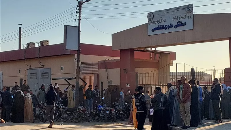 مصرع وإصابة 11 شخصا في تصادم ربع نقل وتروسيكل بالمنيا