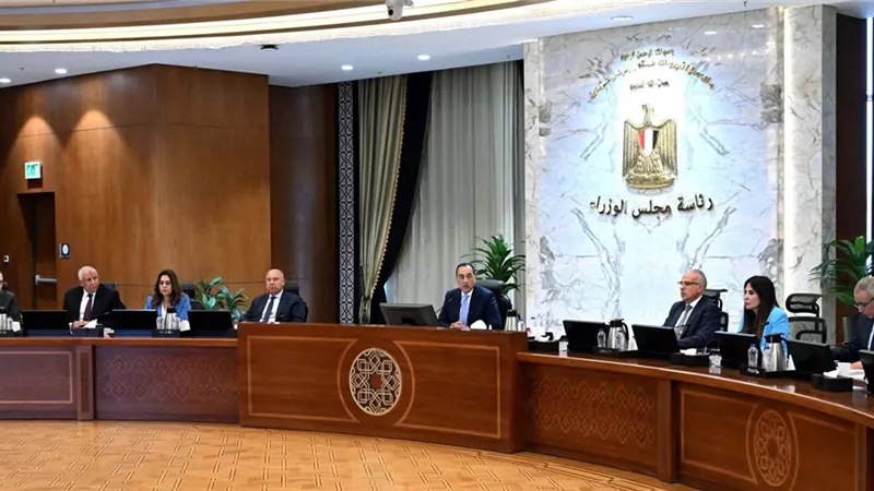 رئيس الوزراء: جارٍ الانتهاء من إنشاء فندق جديد برأس الحكمة وافتتاحه خلال صيف العام الجاري