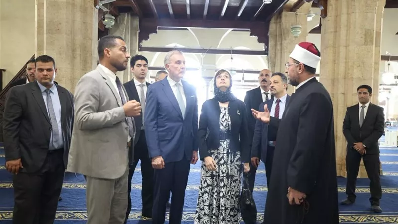 أمير رومانيا يتفقد الجامع الأزهر ومرصد مكافحة التطرف ويشيد بجهود نشر الاعتدال