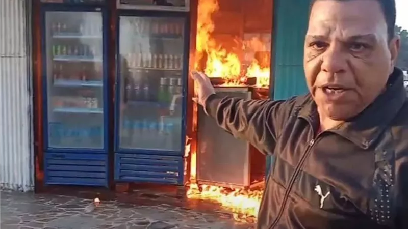 نار الكشك تُشعل الجدل في القصاصين.. بين تعاطف الشارع وحسم القانون