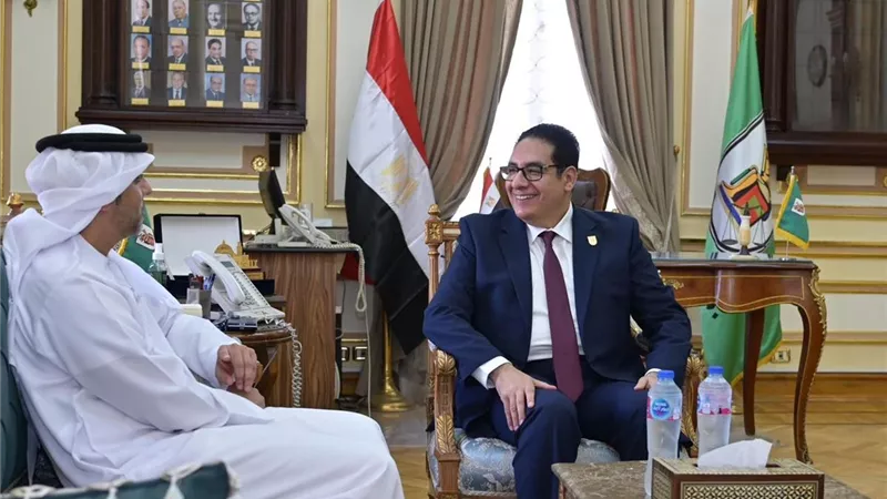 رئيس جامعة القاهرة يستقبل سفير دولة الإمارات لبحث تعزيز التعاون الأكاديمي ورعاية الطلاب