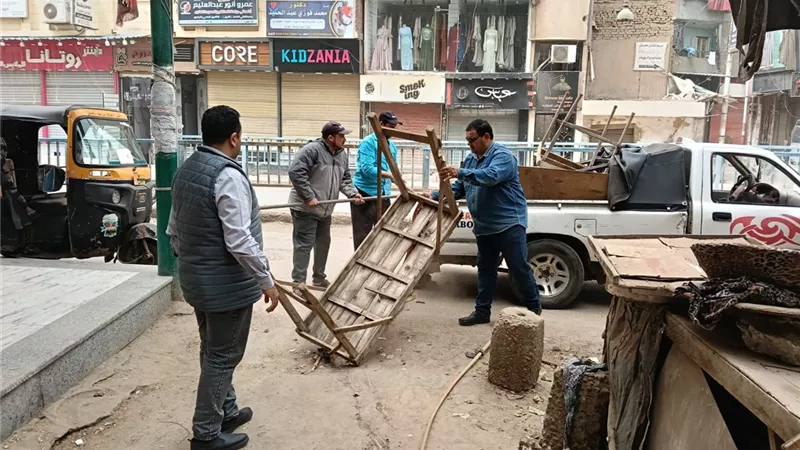إزالات فورية لعدد من الاشغالات الثابتة والمتحركة خلال حملة مكبرة بالمنوفية