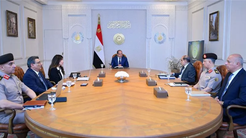 الرئيس السيسى يعقد اجتماعًا لمتابعة تطورات محاور وخطة عمل وزارة الإسكان