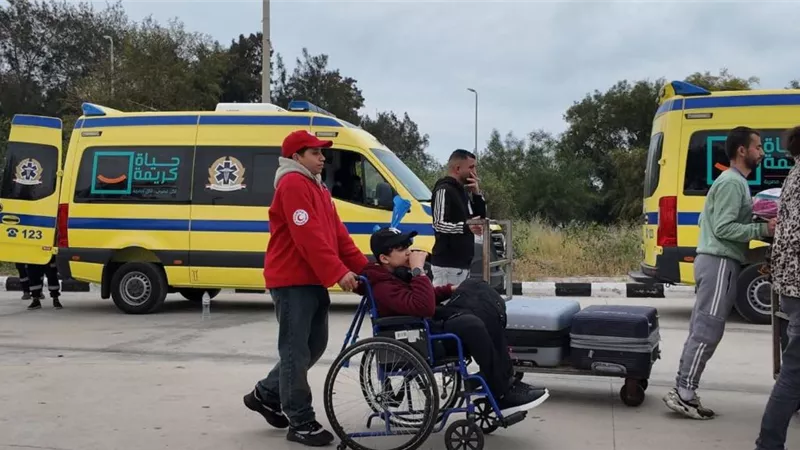 ميناء رفح يستقبل عائدين فلسطينيين إلى غزة