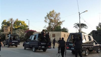 رجال مباحث طهطا ينهون رحلة هروب المتهمين ويعيدون السيارةالحكوميةبعد مطاردة طويلة