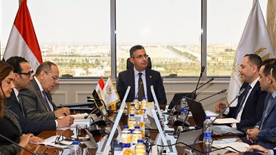 وزير التموين يبحث التوسع في إنتاج المنظفات وتحويل الأصول غير المستغلة 