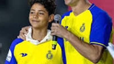 النصر يدرس تصعيد جونيور كريستيانو رونالدو للفريق الأول واللعب بجوار والده